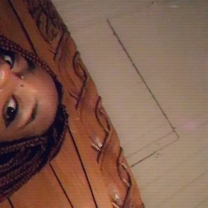 Meet your Posher, Nia